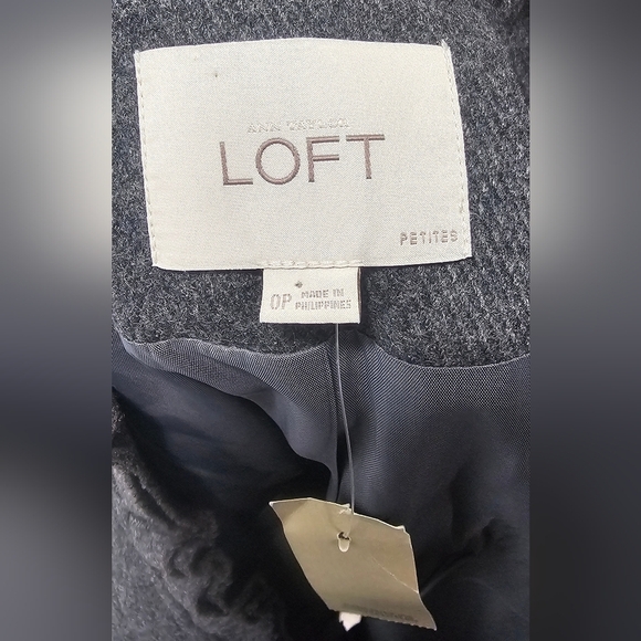 Ann Taylor Loft Women's Grey Wool Blend Ruffled Collar Crop Blazer Size 0P NWT - Picture 9 of 13